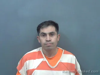 Mugshot of GILBERTO GOMEZ-JIMENEZ