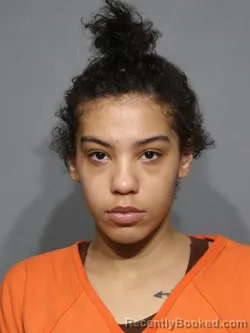 Mugshot of Jaelyn Ma'kaylee Davis