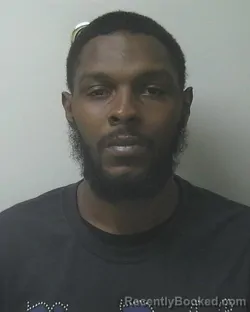 Mugshot of SHANDREA IVAN ROLAND booked in Beaufort County, North Carolina on March 31, 2026