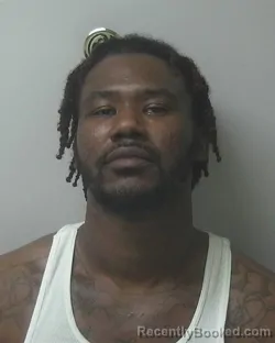 Mugshot of KIANTE NASMIR IZQUIERDO