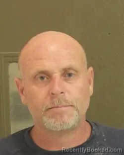 Mugshot of LEONEL B BARAJAS