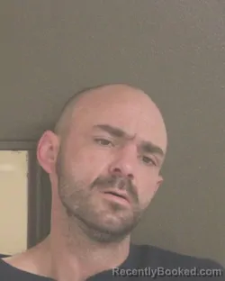 Mugshot of DARIN A MADDEN