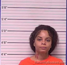 Mugshot of IYANNI ZAIER BOWENS booked in Bladen County, North Carolina on July 3, 2026