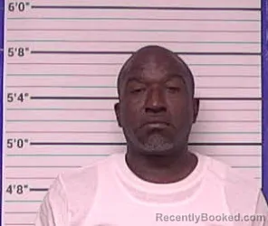 Mugshot of KAUSHIE LAMONT SINGLETARY booked in Bladen County, North Carolina on May 24, 2026