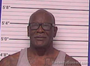 Mugshot of ERNEST JAWERRN WRIGHT booked in Bladen County, North Carolina on May 14, 2026