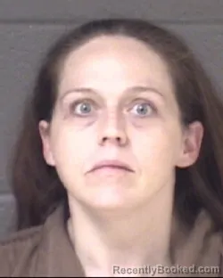 Mugshot of FARRAH LORRAINE FLOYD