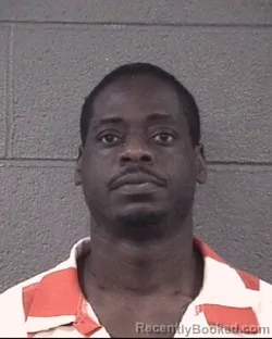 Mugshot of SIEQUAWN LAMONT MAYS booked in Buncombe County, North Carolina on April 1, 2026