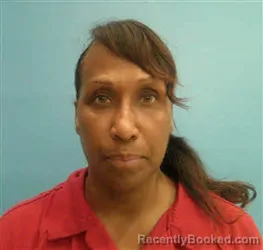 Mugshot of Charmetra Renee Washington-Hyde booked in Desoto County, Florida on May 12, 2026