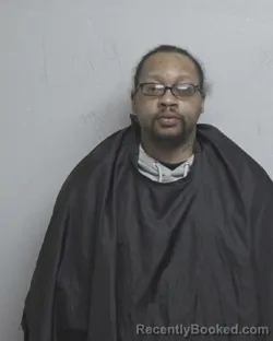 Mugshot of TRAVIS DEVONTA ROBBS