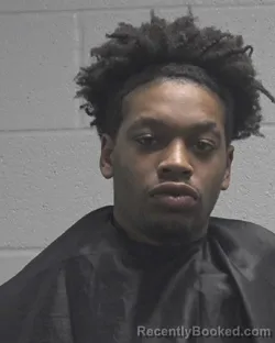 Mugshot of JALEN DENADIS BARRINO