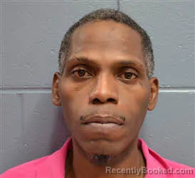 Mugshot of TARRENCE NAQUAVIS HUIE