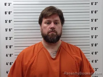 Mugshot of MATTHEW RYAN CAVENDER