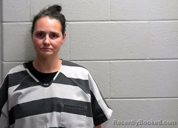 Mugshot of LYNNETT JENNIFER GRAVES