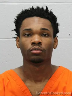Mugshot of MARQUAVION V CLEAVES