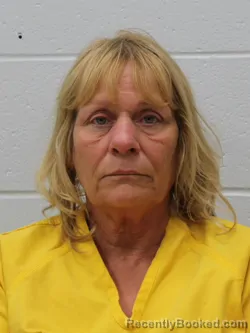 Mugshot of GAYLA MARIE PEAVEY booked in Franklin County, Illinois on April 30, 2026