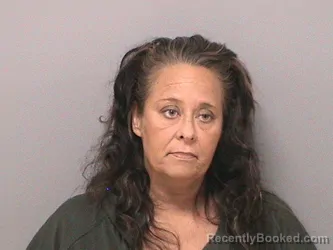 Mugshot of MIRANDA L HUNT booked in Jefferson County, Illinois on July 27, 2026