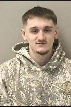 Mugshot of GUILLERMO J LLAMAS