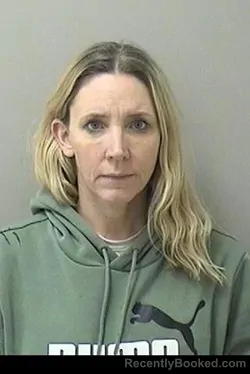 Mugshot of AMANDA K DONALDSON