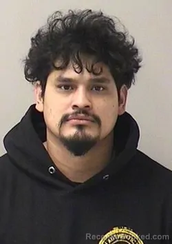 Mugshot of JOSUE D VALLADARES-URREA