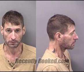 Mugshot of Matthew C Volkman