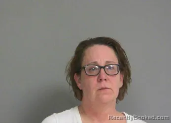 Mugshot of CANDICE LYNN LOWE booked in La Salle County, Illinois on May 17, 2026