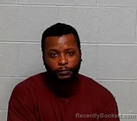 Mugshot of DEANDRE LAMAR DAVIS booked in Lake County, Illinois on May 10, 2026