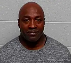 Mugshot of REGINALD DAVIS booked in Lake County, Illinois on May 20, 2026