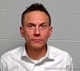 Mugshot of VICTOR KING