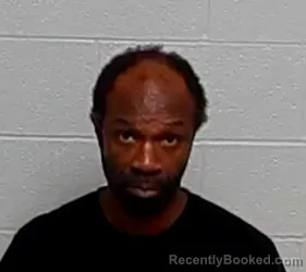 Mugshot of LAVAR T PETERS booked in Lake County, Illinois on April 3, 2026