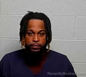 Mugshot of TYQUNE L DIXON booked in Lake County, Illinois on July 11, 2026