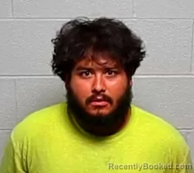 Mugshot of Oscar Torres