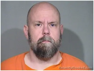 Mugshot of JUSTIN W FREUND