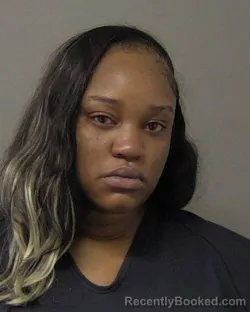 Mugshot of SHAMARIA GULLENS booked in Macon County, Illinois on May 4, 2026