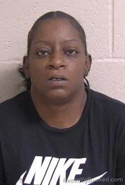 Mugshot of Shaunta Gigers booked in Madison County, Illinois on August 25, 2026