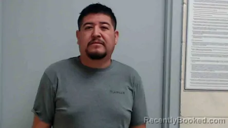 Mugshot of ROLANDO R LUNA-GARCIA