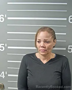 Mugshot of LATRISHA C CANAMORE