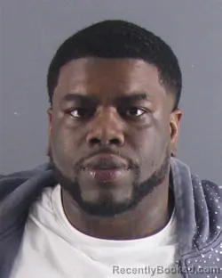 Mugshot of SHAQUILLE D ALEXANDER