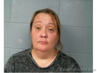 Mugshot of Jennifer Wade booked in Perry County, Illinois on October 4, 2026
