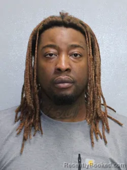 Mugshot of DONQUELL D ADAMS