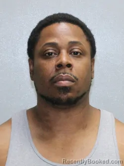 Mugshot of RAIMUNDO ANDRE JONES