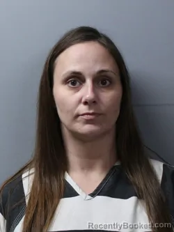 Mugshot of JESSI R IRWIN booked in Wayne County, Illinois on April 3, 2026