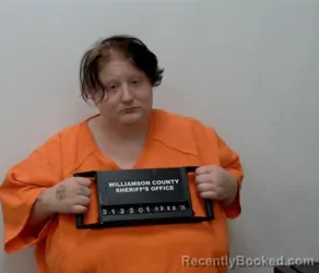 Mugshot of ADRIANNA G GRAVES