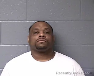 Mugshot of TRAVON E WHITE