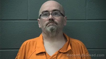 Mugshot of DANIEL JAY LEAZENBY