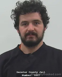 Mugshot of TYLER SCOTT HALL