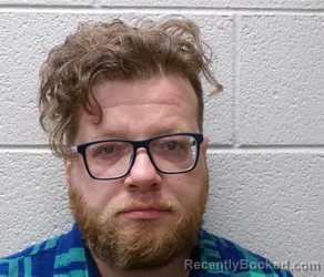 Mugshot of SHON TOVIA URBAS