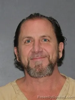 Mugshot of Robert Irvin Davis
