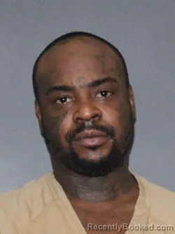 Mugshot of Martell Lashaun Laura