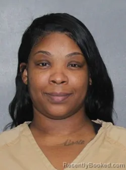 Mugshot of Loretta LORRAINE Scullark