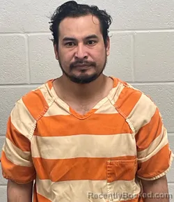 Mugshot of VICTOR MANUEL LOPEZ